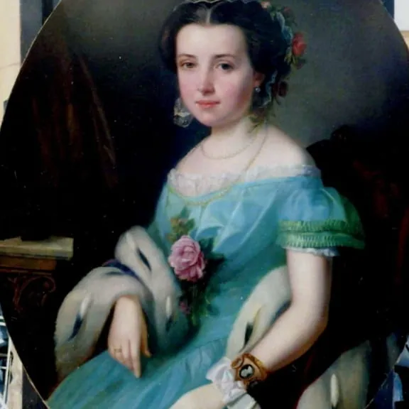 После реставрации: Портрет в овале